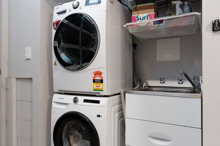 Photo of property in 114a Helston Road, Paparangi, Wellington, 6037