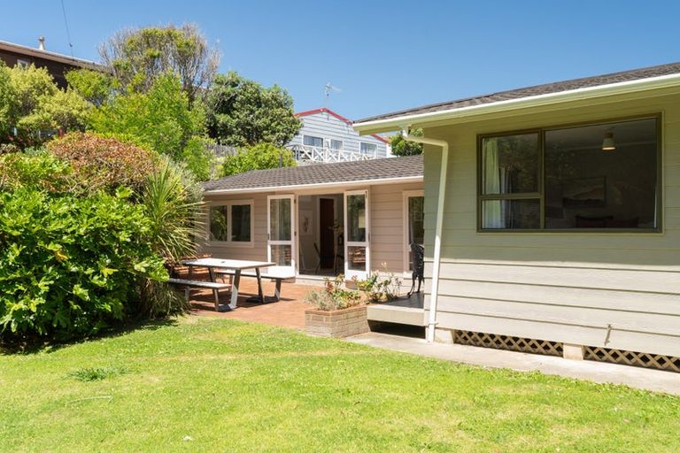 Photo of property in 28a Whanake Street, Titahi Bay, Porirua, 5022