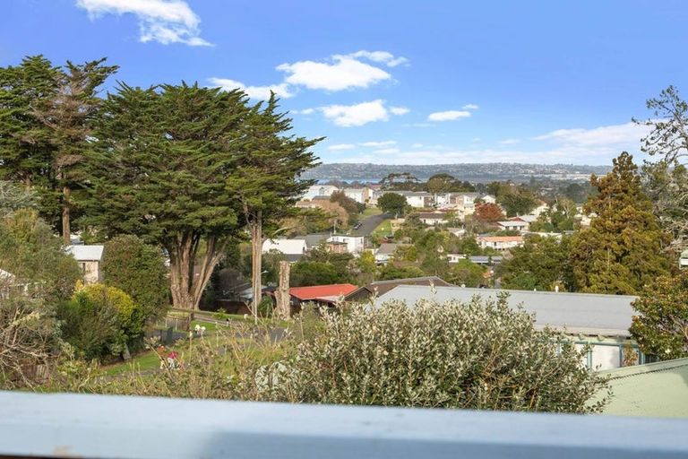 Photo of property in 29 Cyril Crescent, West Harbour, Auckland, 0618