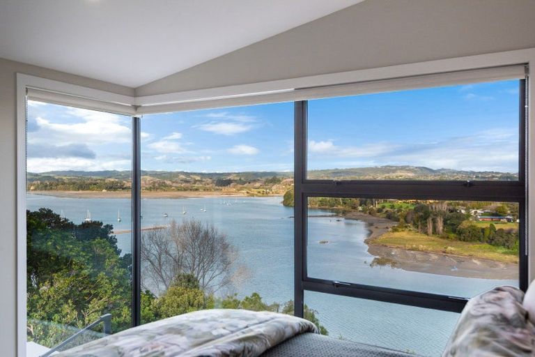 Photo of property in 25a Pohutukawa Avenue, Shelly Park, Auckland, 2014