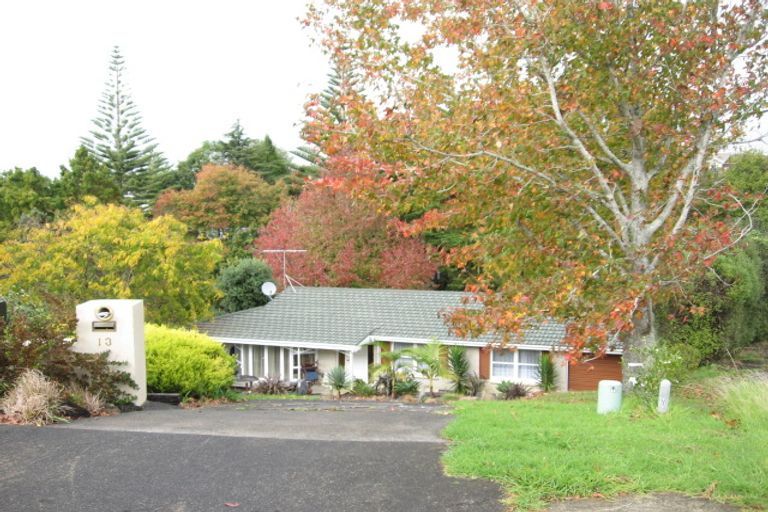 Photo of property in 13 Hartles Place, Mellons Bay, Auckland, 2014