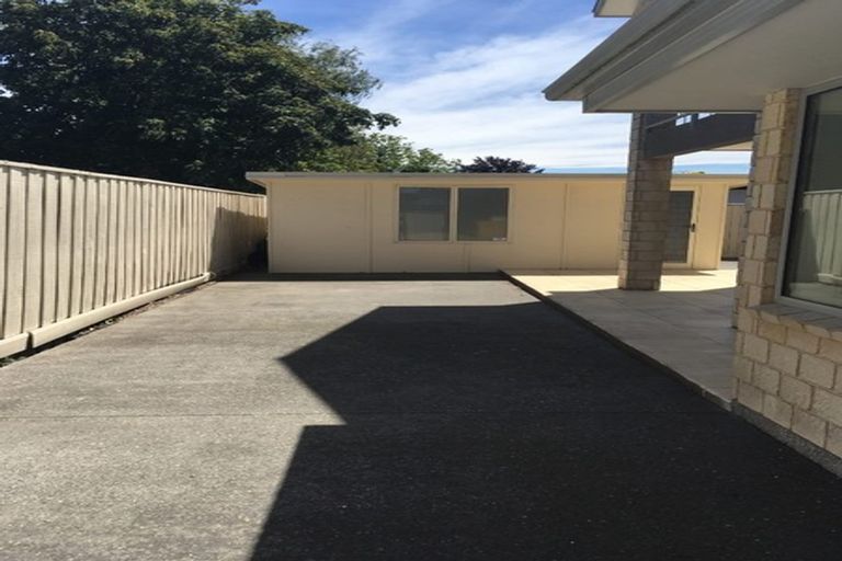 Photo of property in 207a Memorial Avenue, Burnside, Christchurch, 8053