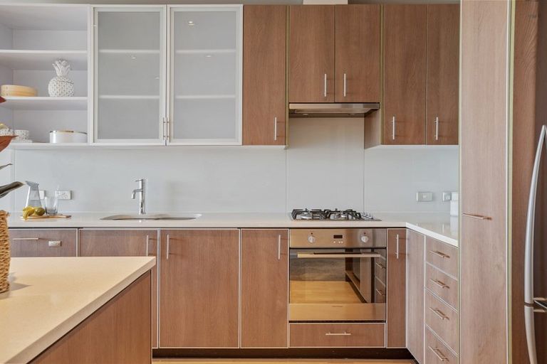 Photo of property in Patent 326 Apartments, 326 Evans Bay Parade, Hataitai, Wellington, 6021