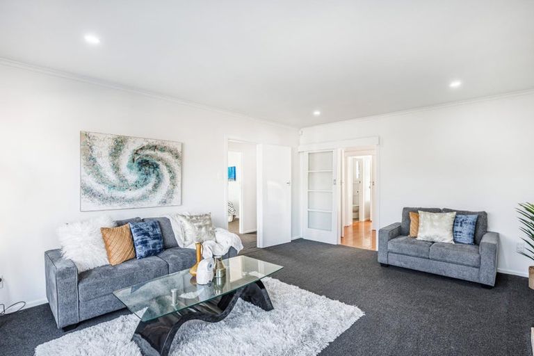 Photo of property in 2/32 Kereru Street, Henderson, Auckland, 0612