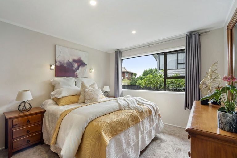 Photo of property in 1/26 Hyde Road, Rothesay Bay, Auckland, 0630