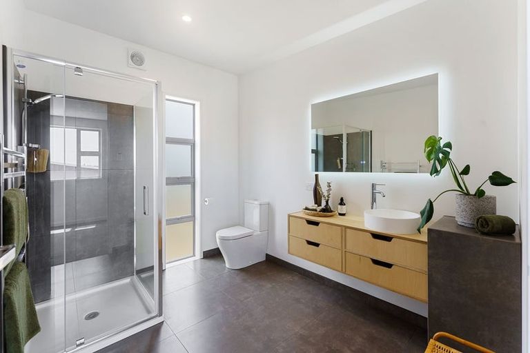 Photo of property in 4 Mirek Street, Waikanae, 5036