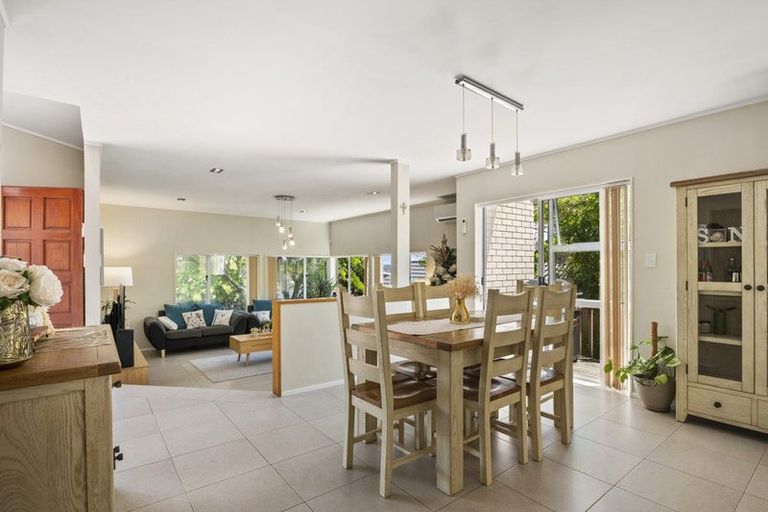 Photo of property in 20 Tenbless Court, Unsworth Heights, Auckland, 0632