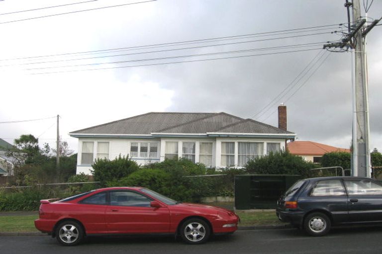 Photo of property in 5 Colonial Road, Chatswood, Auckland, 0626