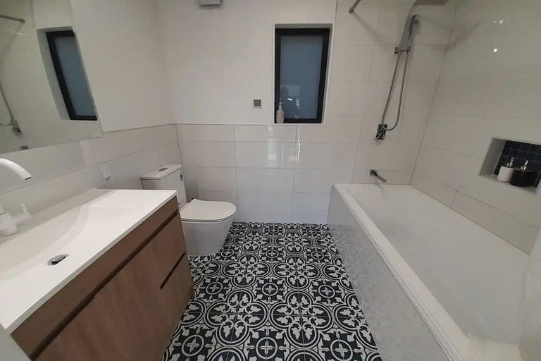 Photo of property in 32a Woodvale Grove, Fairfield, Lower Hutt, 5011