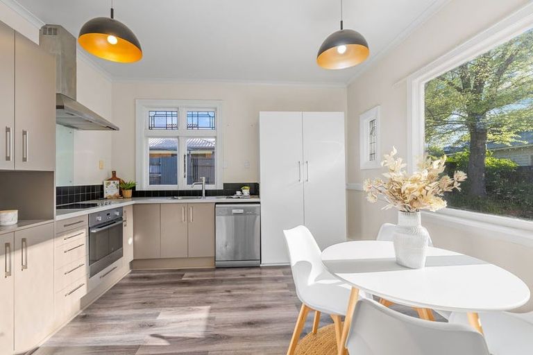 Photo of property in 86 Corson Avenue, Beckenham, Christchurch, 8023