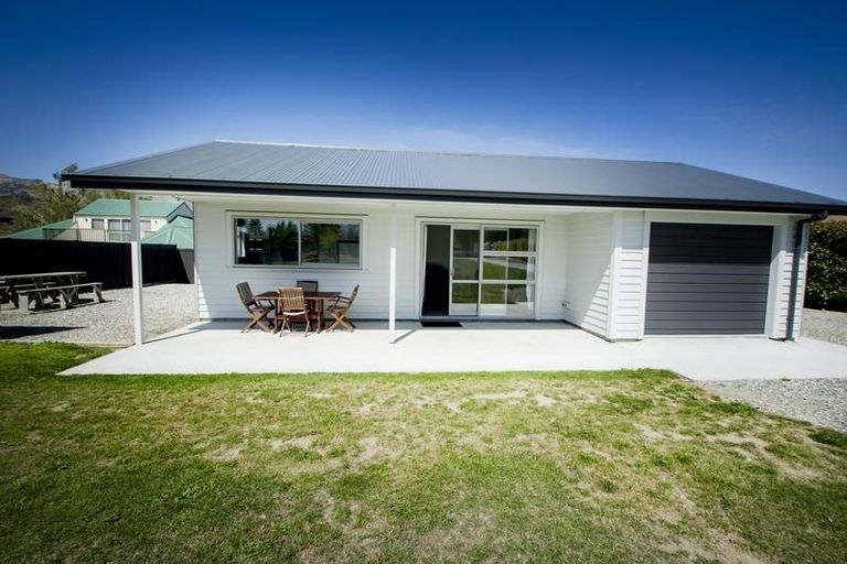 Photo of property in 20 Pisa Moorings Road, Mount Pisa, Cromwell, 9383