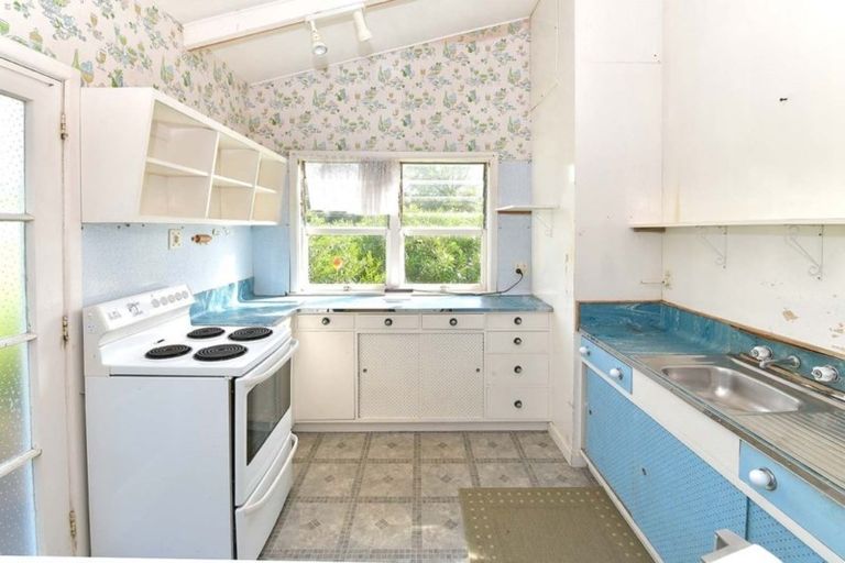 Photo of property in 34 De Luen Avenue, Tindalls Beach, Whangaparaoa, 0930