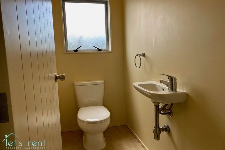 Photo of property in 42 Kokako Rise, Papakura, 2110