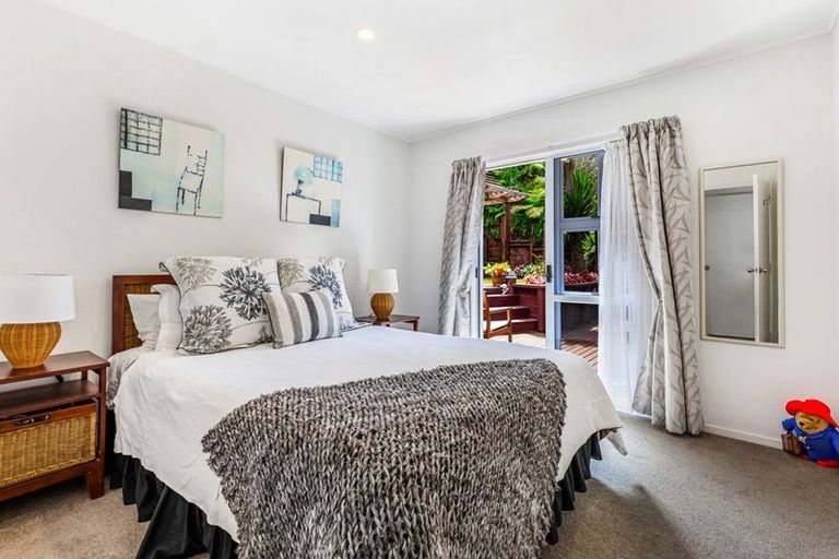 Photo of property in 17 Da Vinci Place, West Harbour, Auckland, 0618