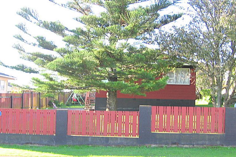 Photo of property in 8 Rimini Place, Clover Park, Auckland, 2023