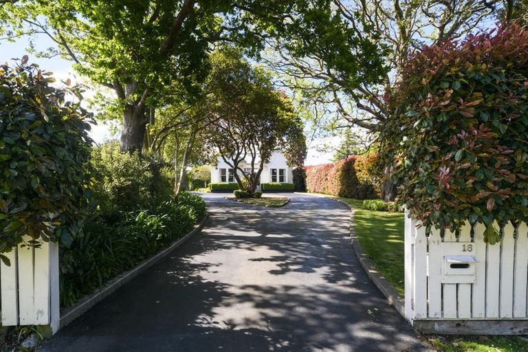 Photo of property in 16 Bond Street, Marton, 4710