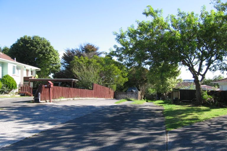 Photo of property in 25 Pahi Place, West Harbour, Auckland, 0618