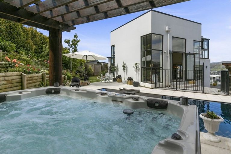 Photo of property in 23 Meadowbank Drive, Belmont, Lower Hutt, 5010