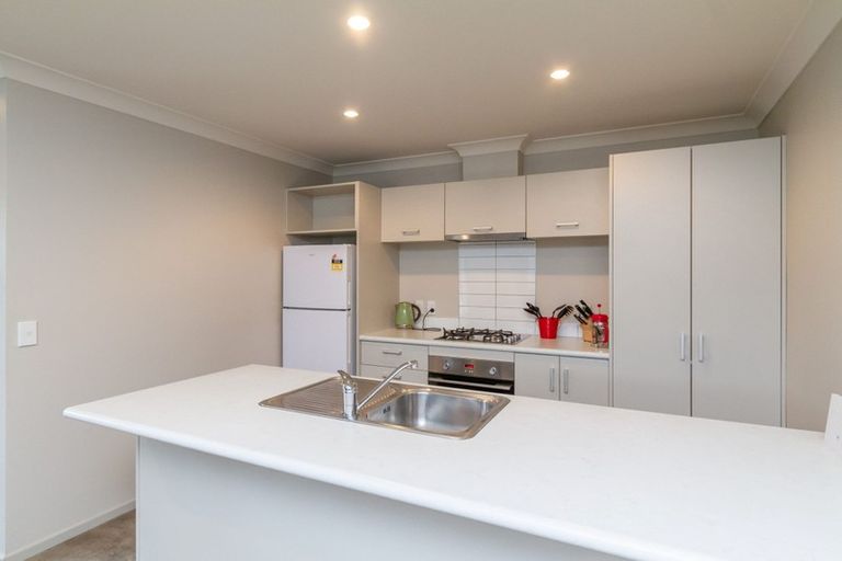 Photo of property in 32 Speldhurst Grove, Stokes Valley, Lower Hutt, 5019