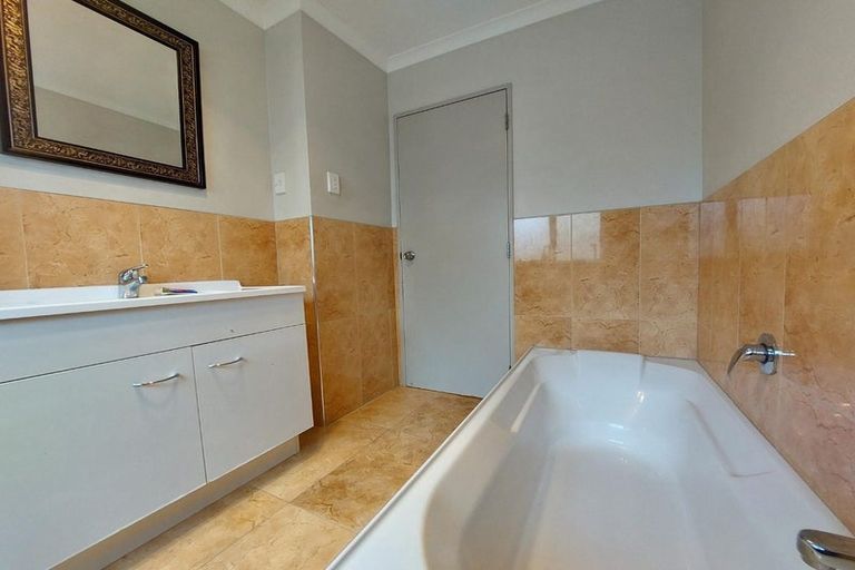 Photo of property in 44a Crossandra Drive, Mangere, Auckland, 2022