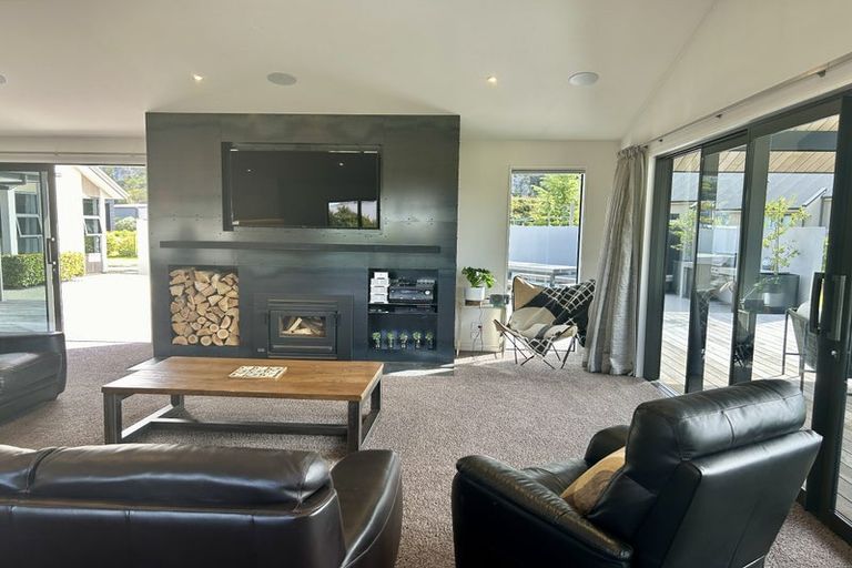 Photo of property in 5 Old Racecourse Road, Albert Town, Wanaka, 9305