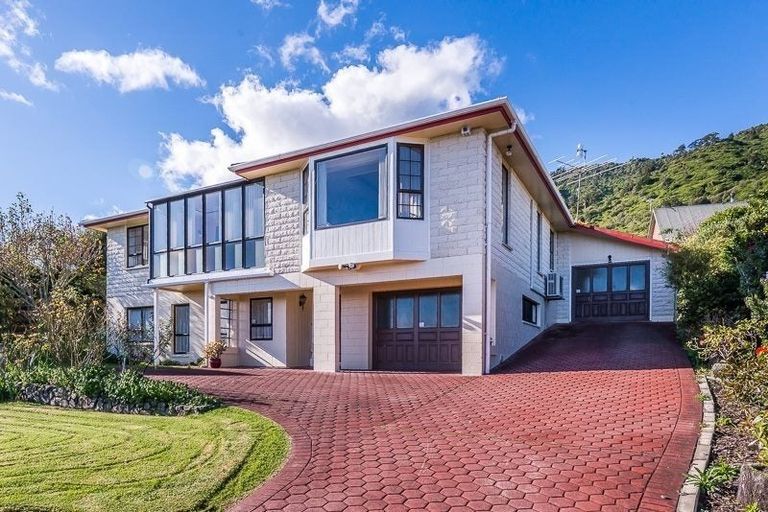Photo of property in 131 Winara Avenue, Waikanae, 5036