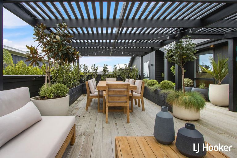 Photo of property in 24 Surfers Avenue, Waihi Beach, 3611