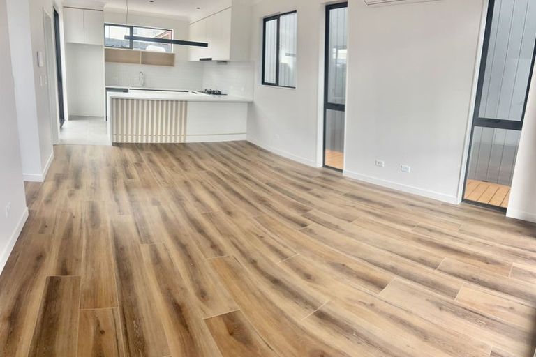 Photo of property in 7/31 Hill Crescent, New Lynn, Auckland, 0600