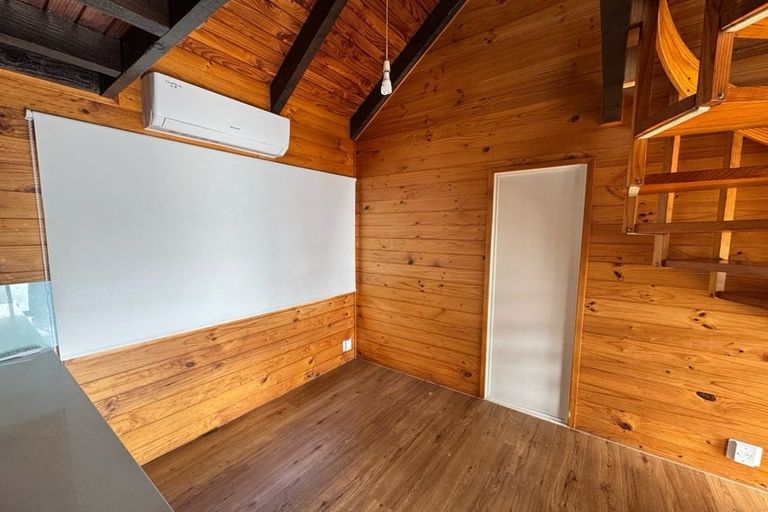 Photo of property in 197 Henderson Valley Road, Henderson, Auckland, 0612