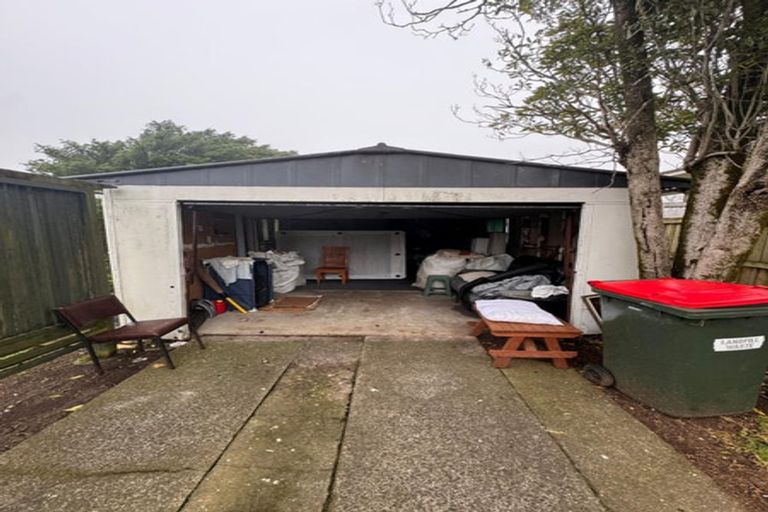 Photo of property in 1 Te Kanawa Crescent, Henderson, Auckland, 0610