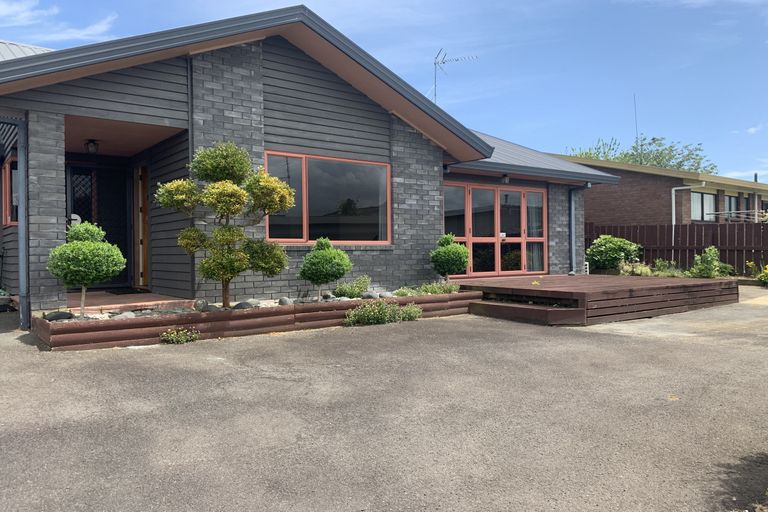 Photo of property in 1/990 Bank Street, Te Awamutu, 3800