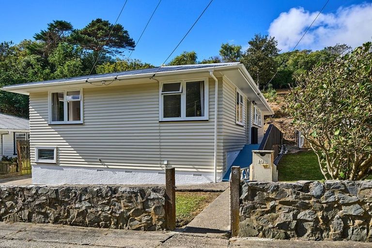 Photo of property in 198 Sievers Grove, Cannons Creek, Porirua, 5024