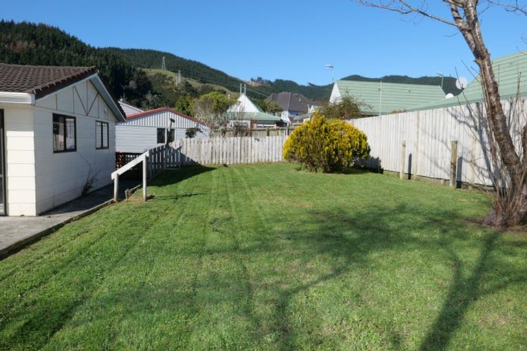 Photo of property in 13 Redwood Close, Paraparaumu, 5032