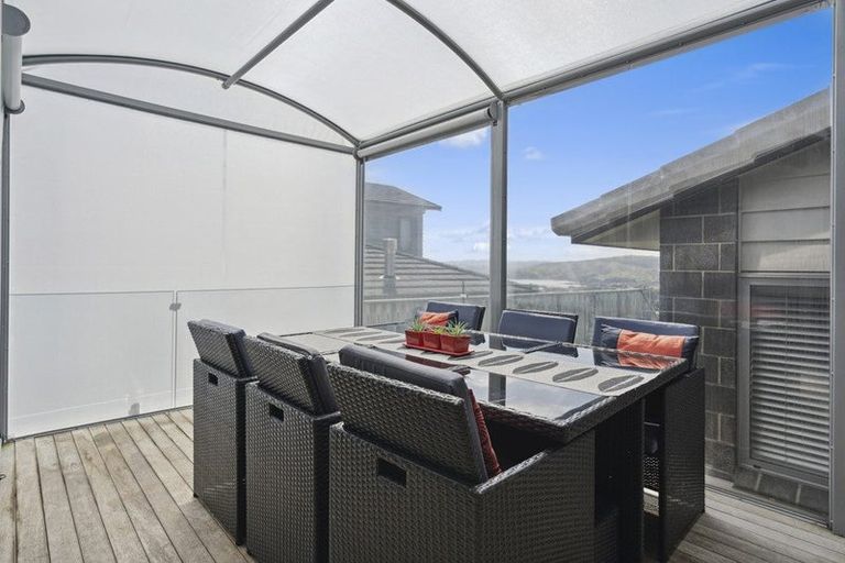 Photo of property in 71 Endeavour Drive, Whitby, Porirua, 5024