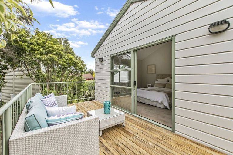 Photo of property in 36 Wairoa Road, Narrow Neck, Auckland, 0624