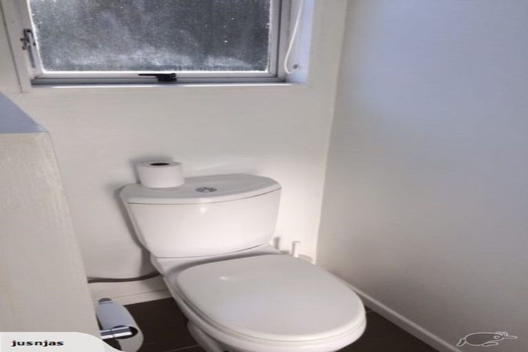 Photo of property in 4/49 Maungaraki Road, Korokoro, Lower Hutt, 5012