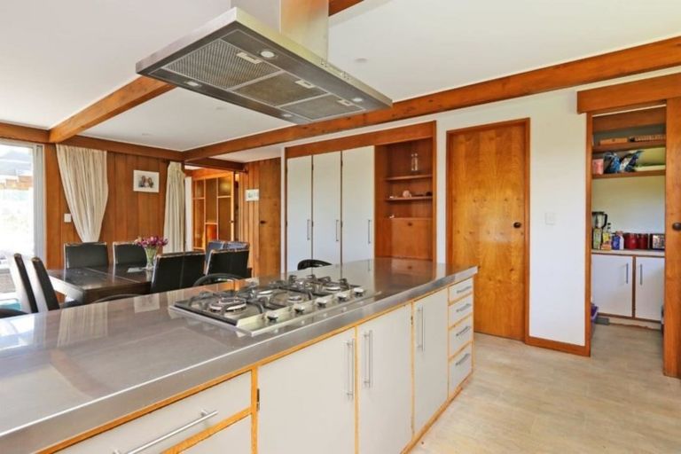 Photo of property in 58 Tauroa Road, Havelock North, 4130