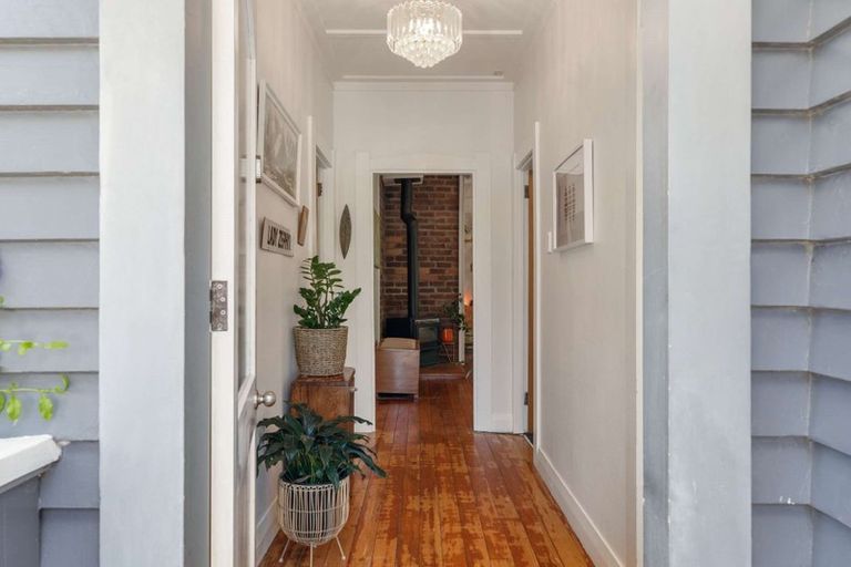 Photo of property in 9 Tahi Terrace, Glen Eden, Auckland, 0602