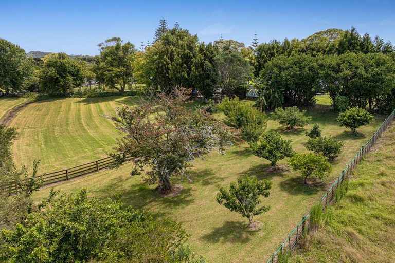Photo of property in 786 South Head Road, South Head, Helensville, 0874