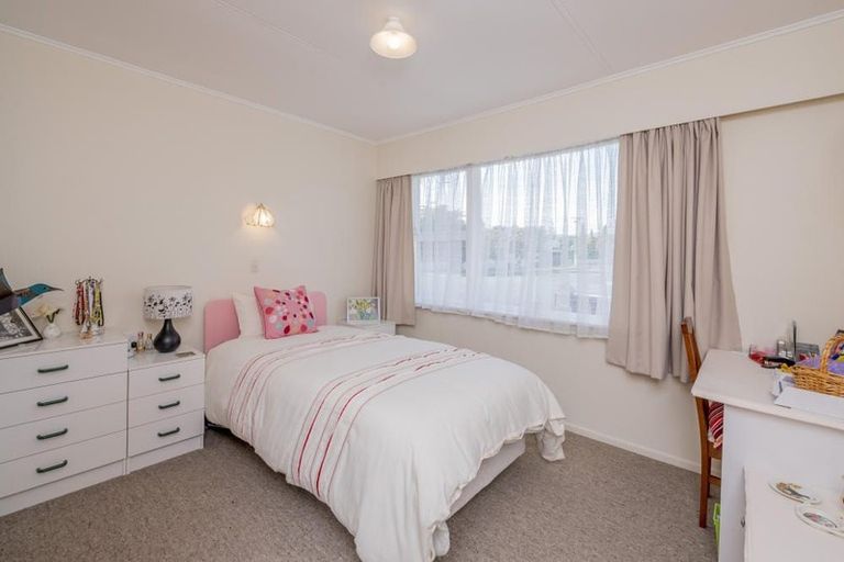 Photo of property in 11 Weraroa Road, Levin, 5510