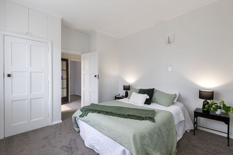 Photo of property in 49 Ihle Street, Terrace End, Palmerston North, 4410