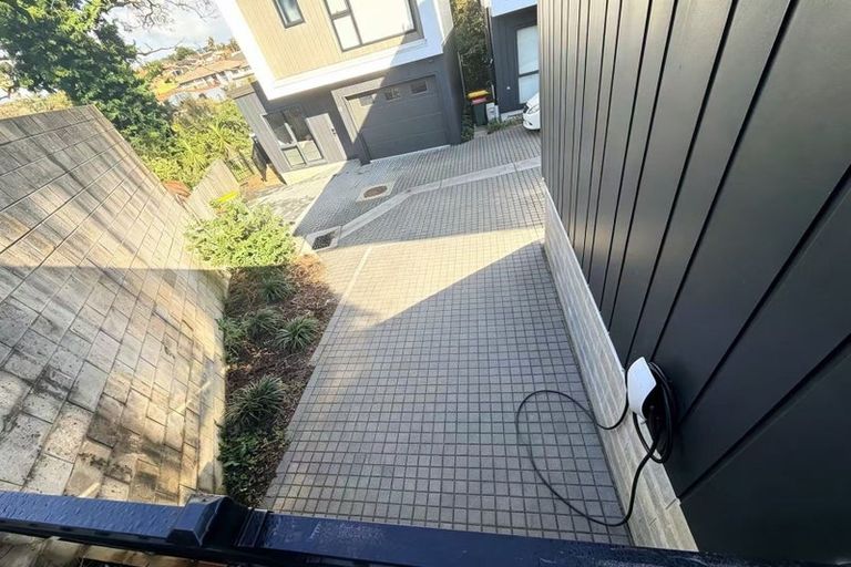 Photo of property in 95a Oreil Avenue, West Harbour, Auckland, 0618