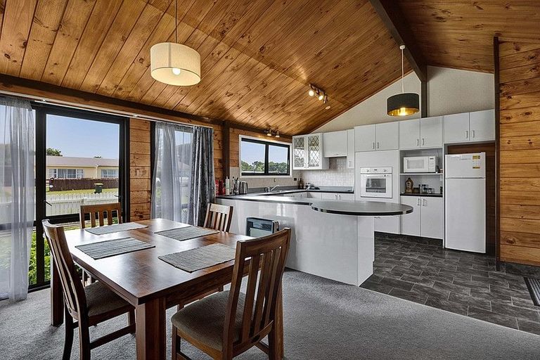 Photo of property in 49 Brennan Place, Opunake, 4616