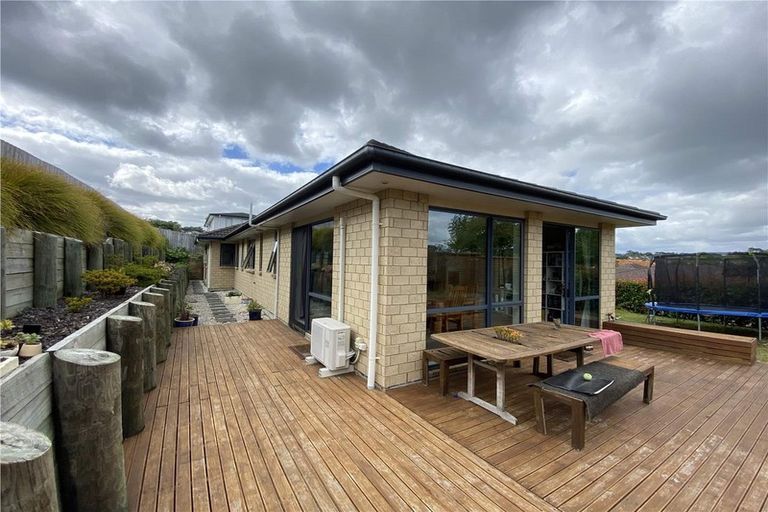 Photo of property in 2 Northbrook Close, Greenhithe, Auckland, 0632