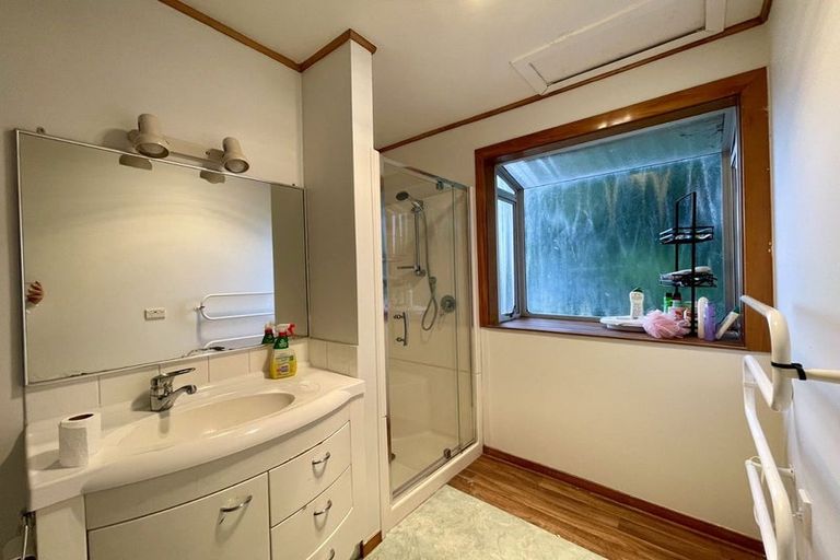 Photo of property in 42b Hogans Road, Glenfield, Auckland, 0629