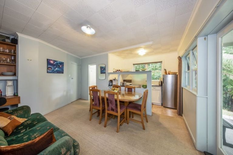 Photo of property in 127 Konini Road, Titirangi, Auckland, 0604