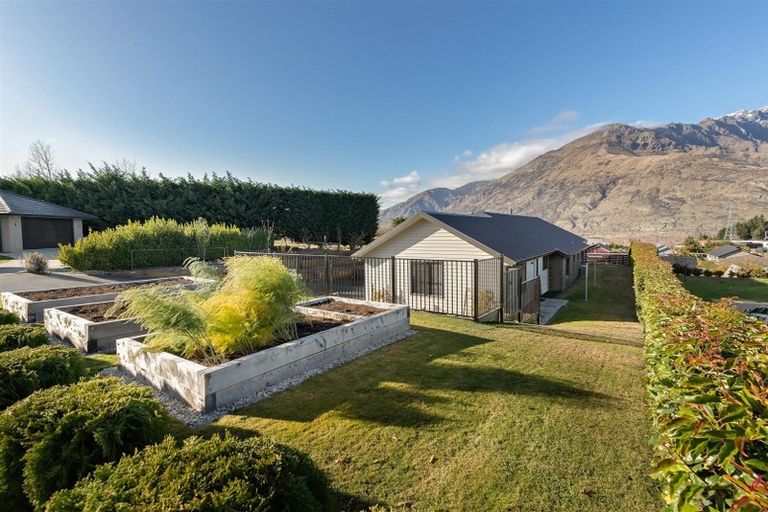 Photo of property in 6 Batsford Lane, Lower Shotover, Queenstown, 9371