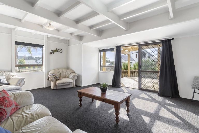 Photo of property in 100 Mayfair Avenue, Whangamata, 3620