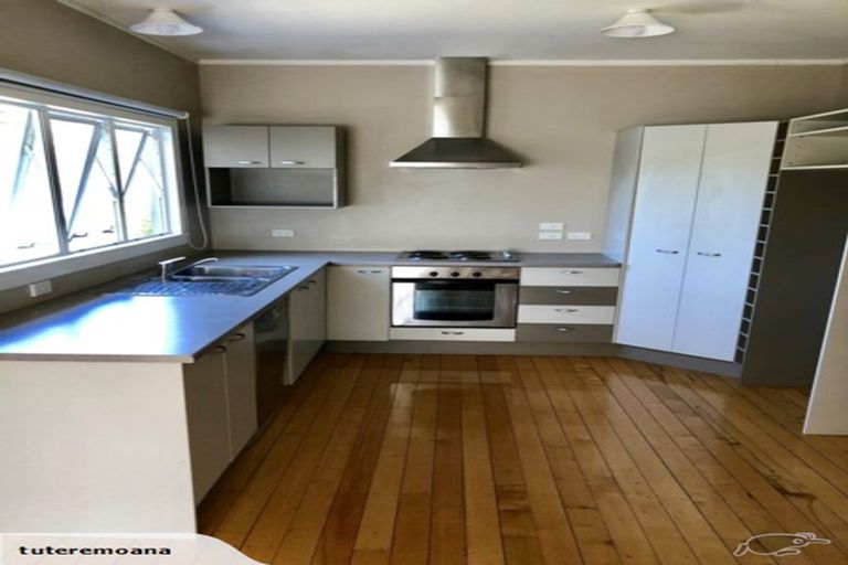 Photo of property in 72 Kent Street, Carterton, 5713