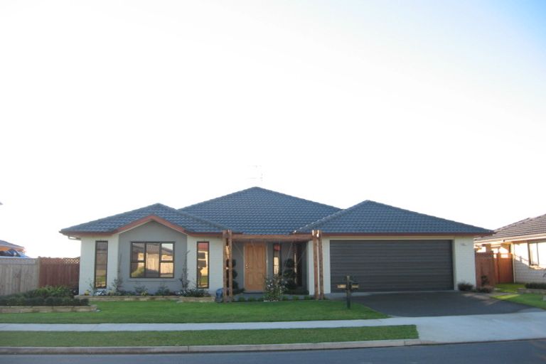 Photo of property in 33 Turnberry Drive, Wattle Downs, Auckland, 2103